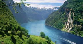 Un viaggio straordinario tra i Fiordi Norvegesi