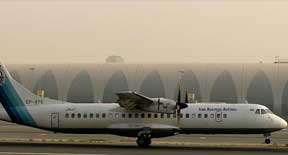 Precipitato un aereo di linea con a bordo 66 persone in Iran