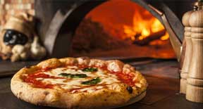 Tradizioni culinarie: la storia della pizza, la regina indiscussa della cucina italiana