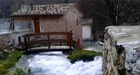 Il borgo incantato di Rasiglia nel Parco regionale di Colfiorito